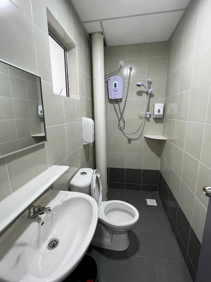 Cameron 1Room Apartment @ Emerald Avenue Бринчанг Екстериор снимка