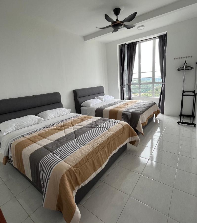 Cameron 1Room Apartment @ Emerald Avenue Бринчанг Екстериор снимка