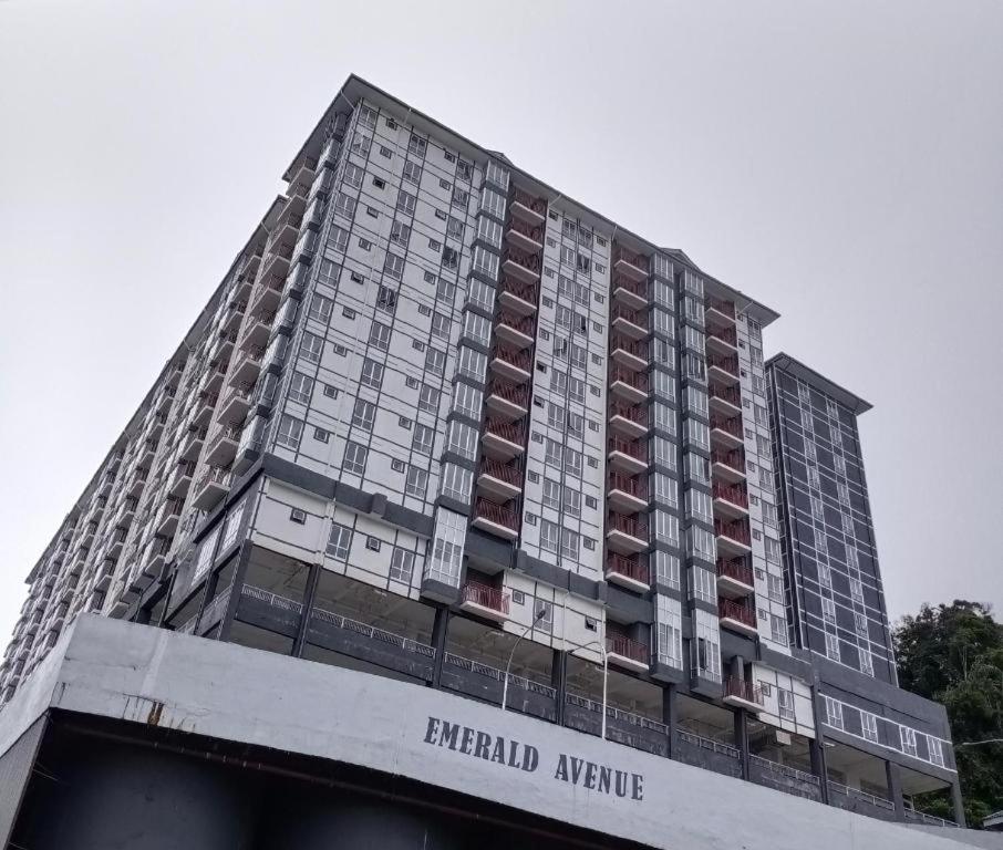 Cameron 1Room Apartment @ Emerald Avenue Бринчанг Екстериор снимка