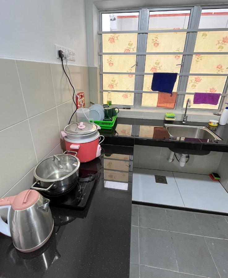 Cameron 1Room Apartment @ Emerald Avenue Бринчанг Екстериор снимка
